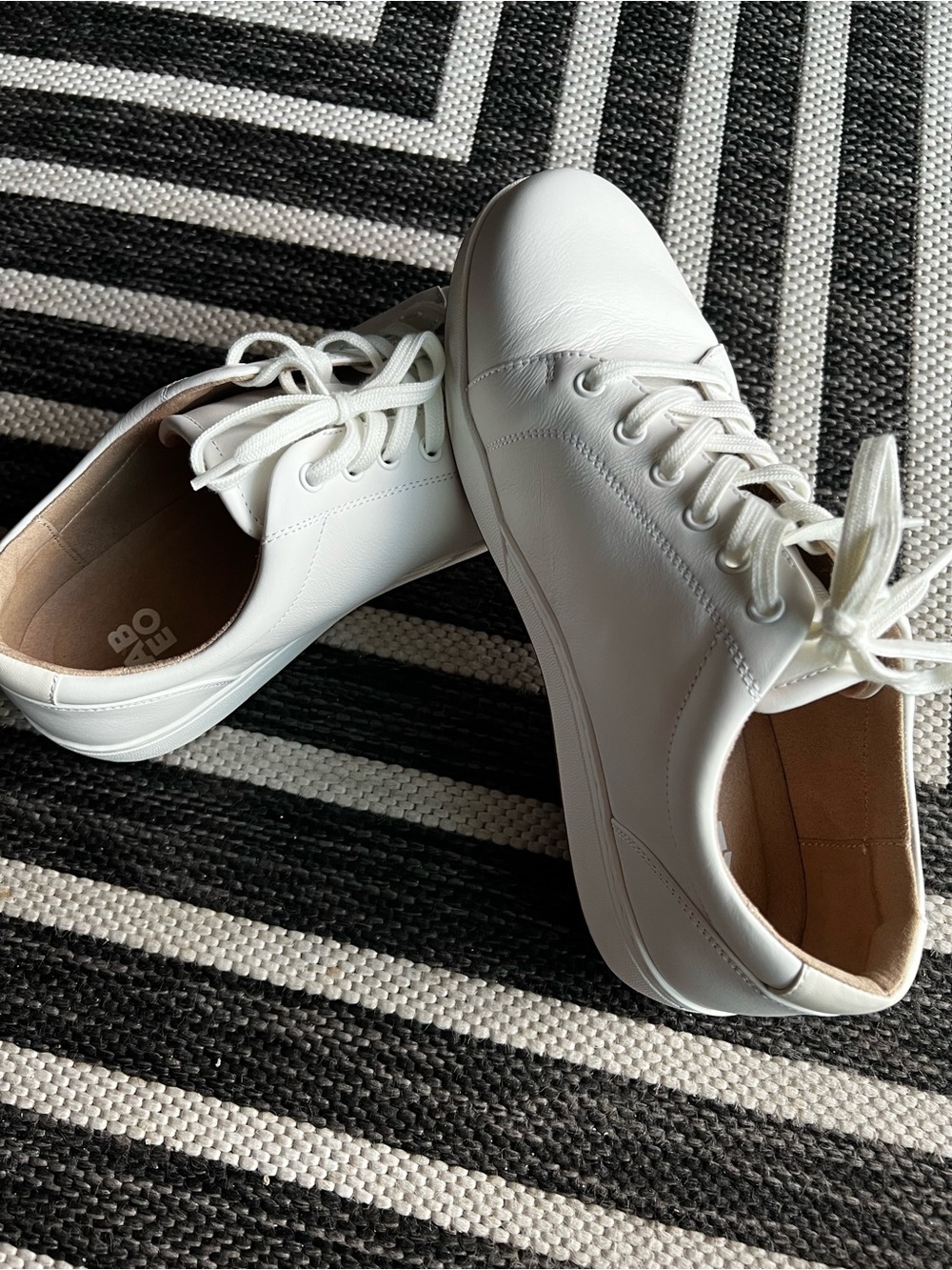 Abeo White Leather Women's Sneakers Wide 9.5W